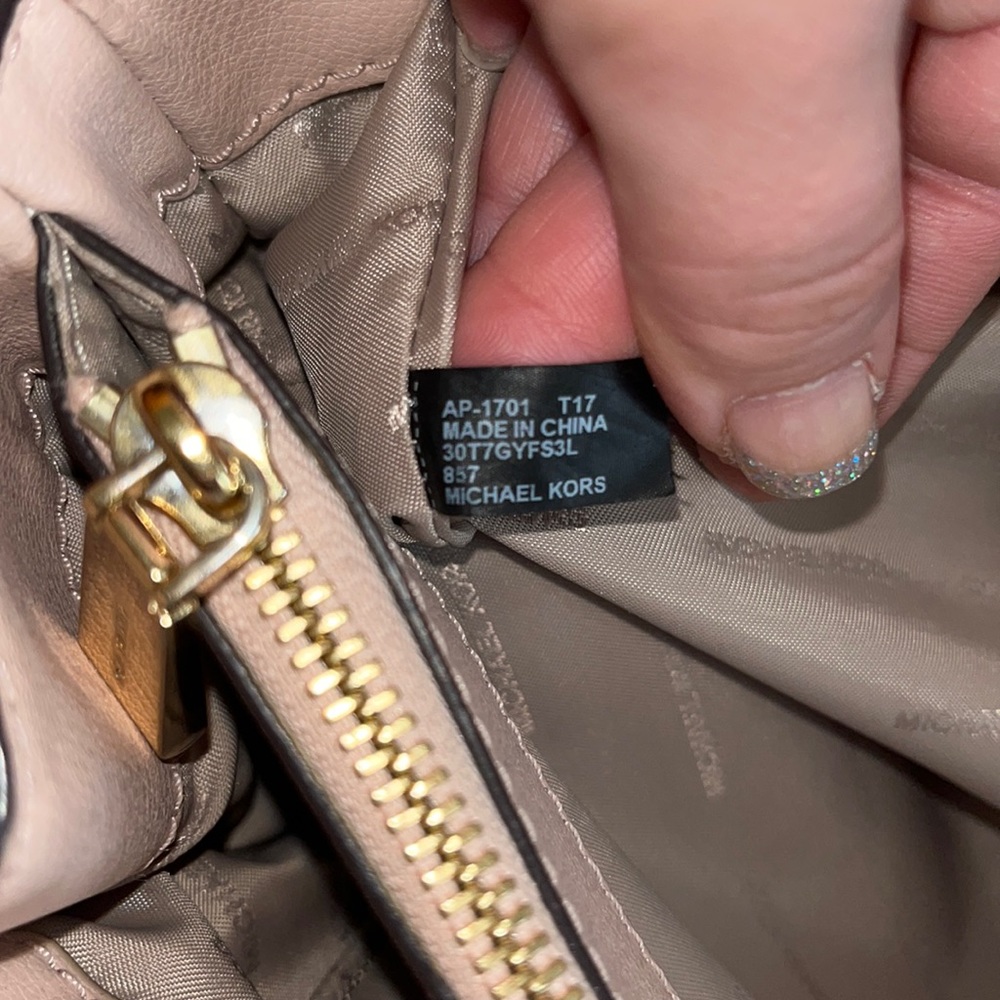 Well Loved MK Purse - Picture 10 of 14